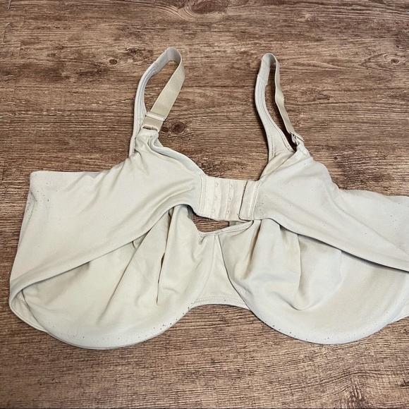 Olga Bra Sheer Perfection Full-Figure Coverage - Picture 2 of 3